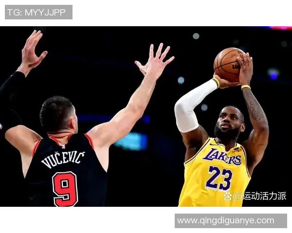 今天热火与湖人激战正酣NBA赛场精彩对决引发球迷热议